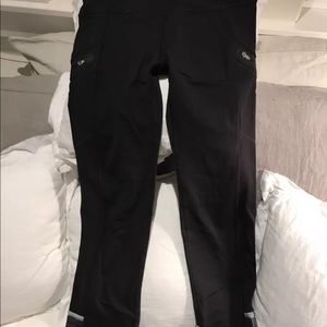 Lululemon cropped reflective legging. 8